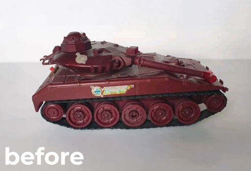 Before picture of a vintage Eagle Force R.I.O.T tank from 1982.