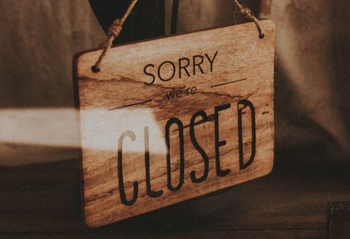 close-your-workshop-and-rest Shop closed sign on workshop front door