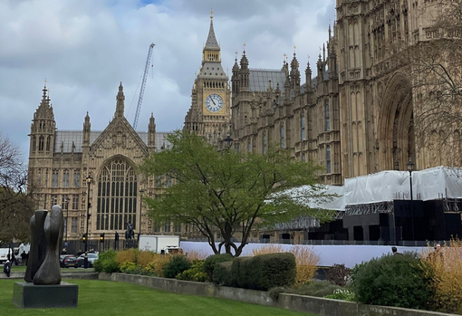 01-arriving-at-parliament Arriving at Parliament ready for the repair event